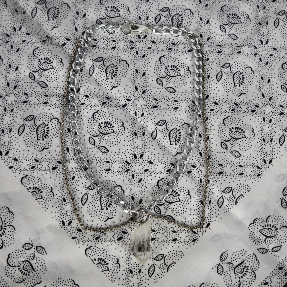 Silver Tone Chainlink Chainmail Layer O-Ring Choker Clear Quartz Crystal Pendant